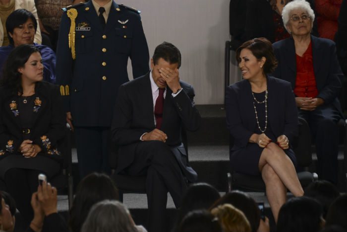 Pen771a_Nieto_Dia_Madres-5