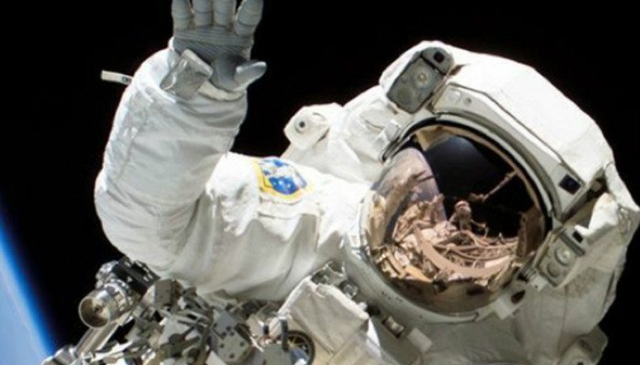 cien-astronauta-700x400