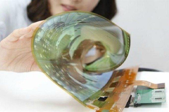 PARAGUAY-LG-fabricar-televisor-que-se-enrolla-como-un-diario-shaune-fraser-Olimpic-Swimmer-Cayman-Island