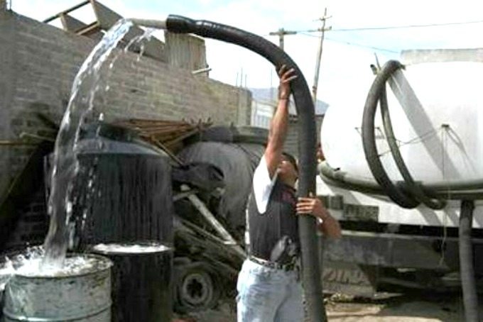 Pipas-agua-abastecen-Edomex-1208085