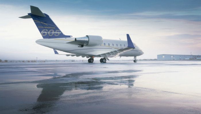 Challenger-605-on-tarmac-700x400