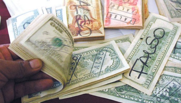 Fraudulento-Incautacion-dolares-bolivianos-Paz_LRZIMA20121201_0016_3-700x400