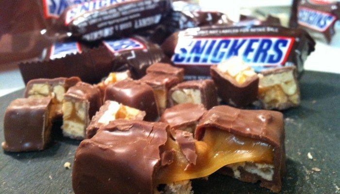 SNICKERS-chocolate-33741360-2592-1936-700x400