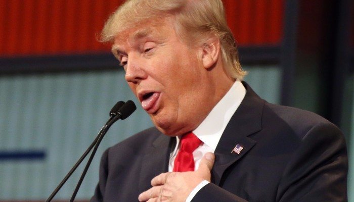 donald-trump-is-still-soaring-in-iowa-but-there-are-now-some-clear-warning-signs-700x400