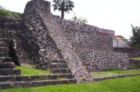 lateral-de-la-piramide-de-los-reyes-la-paz-2