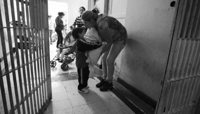 ninos-carcel-1000x586-e1455929399741-700x400