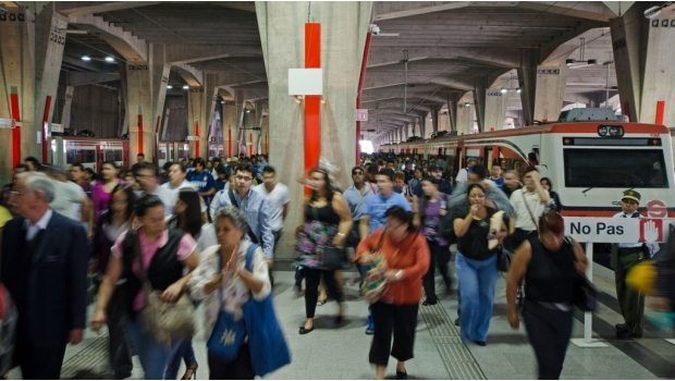 1556_tren-suburbano_620x350