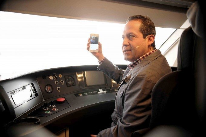 Eruviel-Avila-Tren-Interurbano-680x451