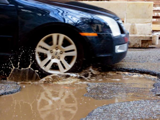 consejos-evitar-baches-lluvia