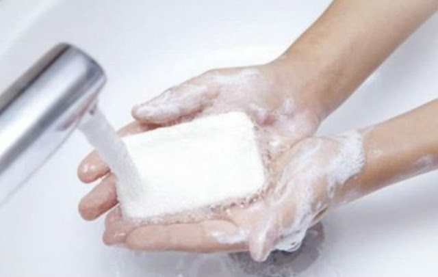 jabón-lavarse-las-manos-agua