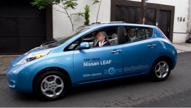 1953_nissan-leaf_620x350