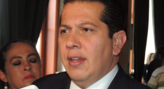 Ayuntamiento-Toluca-corbatas-vestir