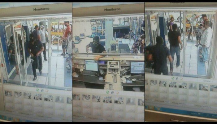 Megarobo-en-Banamex-de-Cardenas-se-llevan-mas-de-1-millon-de-pesos