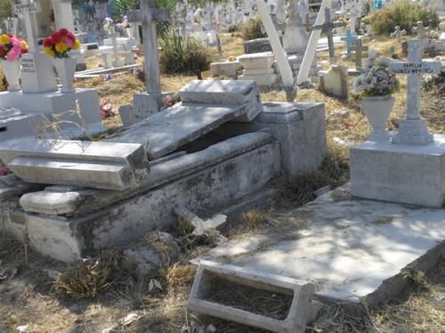 Panteones_cementerio_(2)[1]