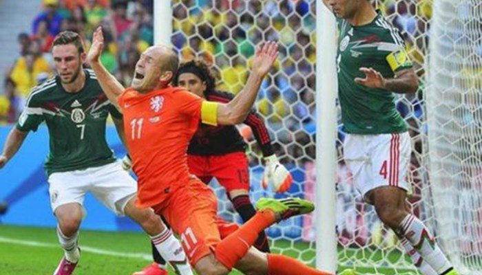 Arjen-Robben-Mexico-Mundial-Brasil_MILIMA20150629_0231_8