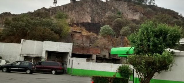 Autos-camionetas-estacionamiento-vereficentro