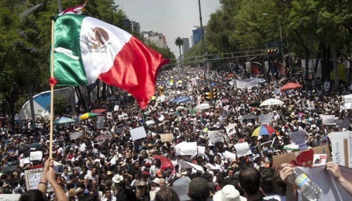 Manifestación-AntiEPN-foto-de-archivo