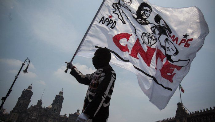 cnte-foto-bandera-alberto-buitre