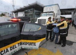 detienen_camion_robado_texcoco_policia_asegura_mercancia_contrapapelmx-266x193