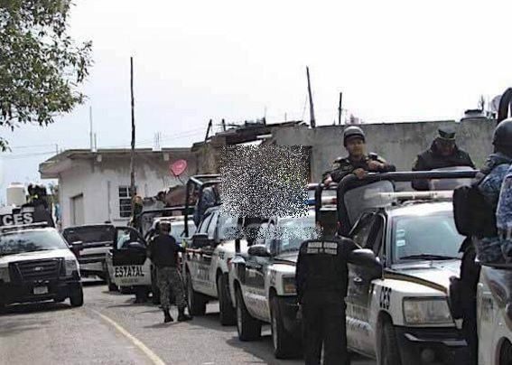 Policías-en-camioneta-seguridad-Edomex