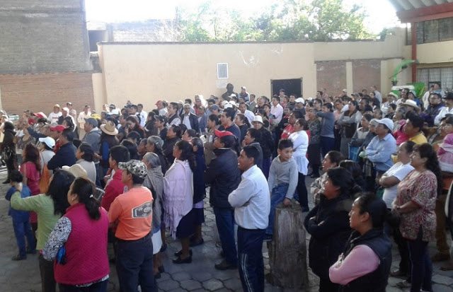 Vecinos-personas-Edomex-agua-potable