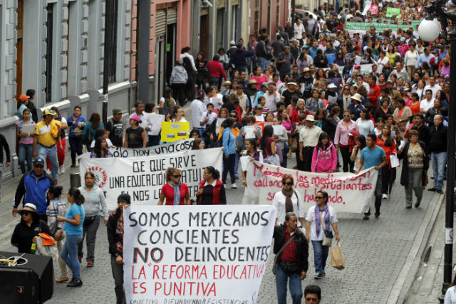marchan-maestros-en-contra-de-evaluacion-y-reforma-educativa