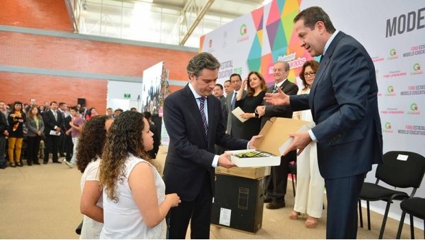 1334_estimulos-a-maestros_620x350-2