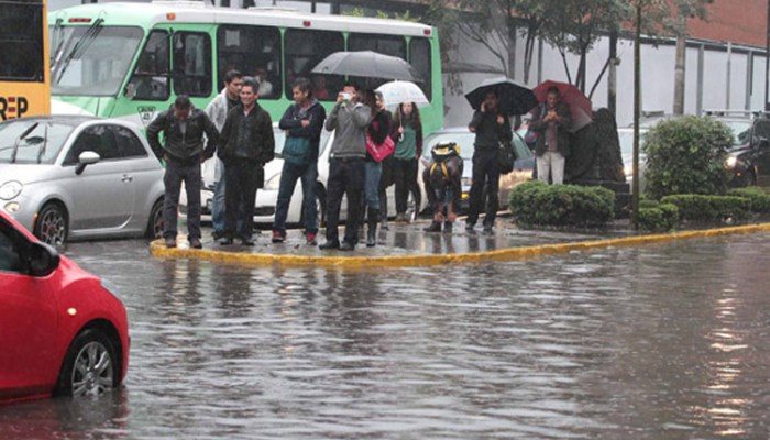 FUERTE LLUVIA EN LA CIUDAD  DE MÉXICO.