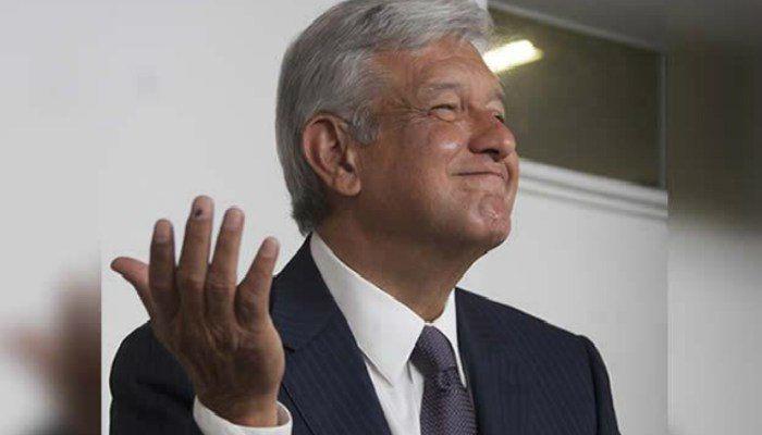 amlo-mano-1