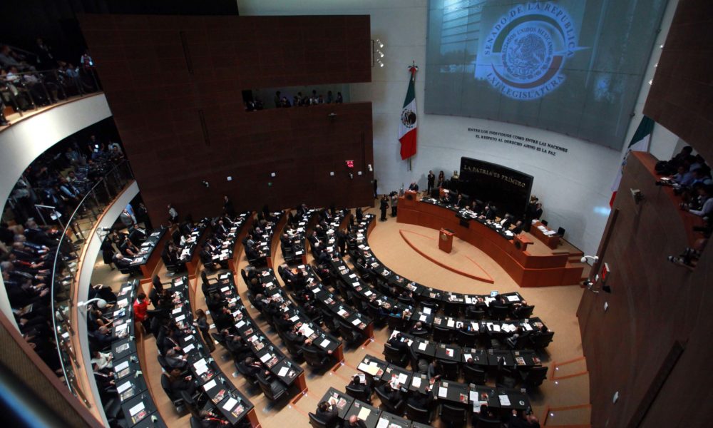 G13041145.JPG  MÉXICO, D.F.-Senado-Sesión. El pleno senatorial inicia la mañana de este miércoles, sesión solemne para inaugurar  la nueva sede, ubicada en avenida Paseo de la Reforma e Insurgentes, ciudad de México. EGV. Foto: Agencia EL UNIVERSAL/Miguel Espinosa.