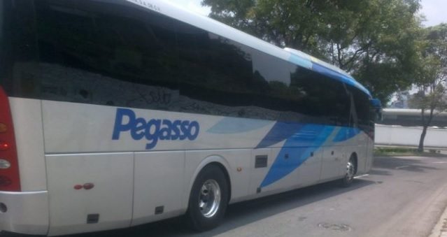 camion-pegasso-pasajeros