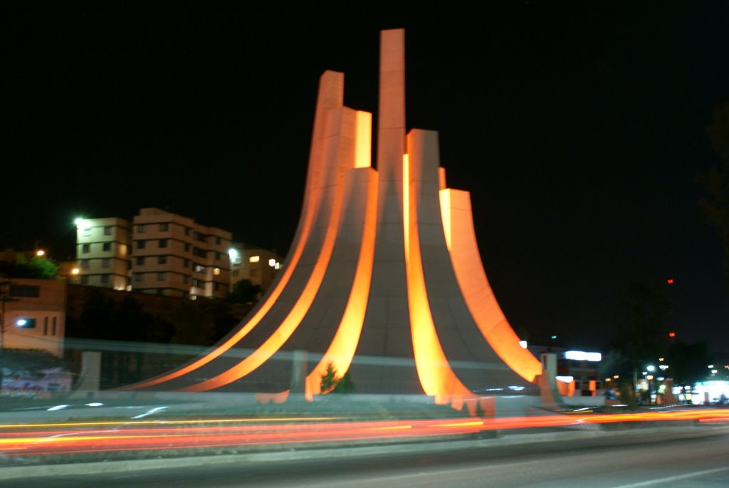 monumento-a-la-democracia-de-noche-oficina-comercial-en-venta-en-colonia-el-potrero-atizapan-de-zaragoza-1301