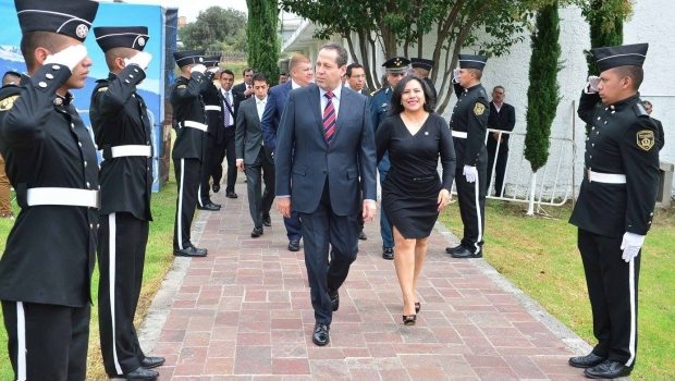 1631_facebook-eruviel-avila_620x350