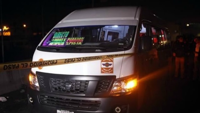 combi-transportes-viajes-taxis-noche