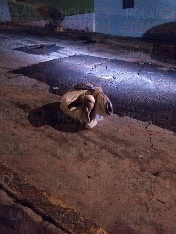 "buenos días hoy en la mañana encontramos un vuelto al parecer e un cuerpo en primera cerrada de San Juan colonia San Miguel xochimanga"(SIC)